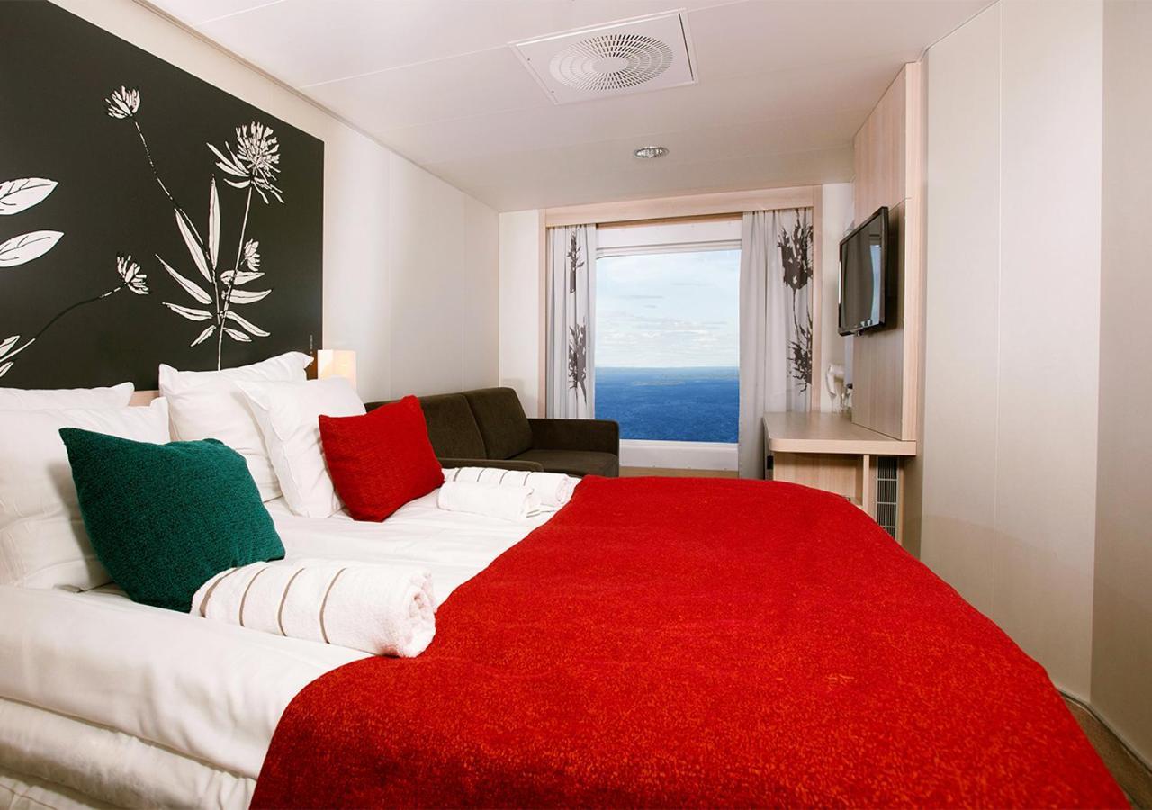Viking Line Ferry Viking Grace - Mini-Cruise From Turku Hotell Rom bilde